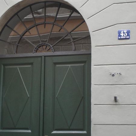 B&B Crispi Trieste Bagian luar foto